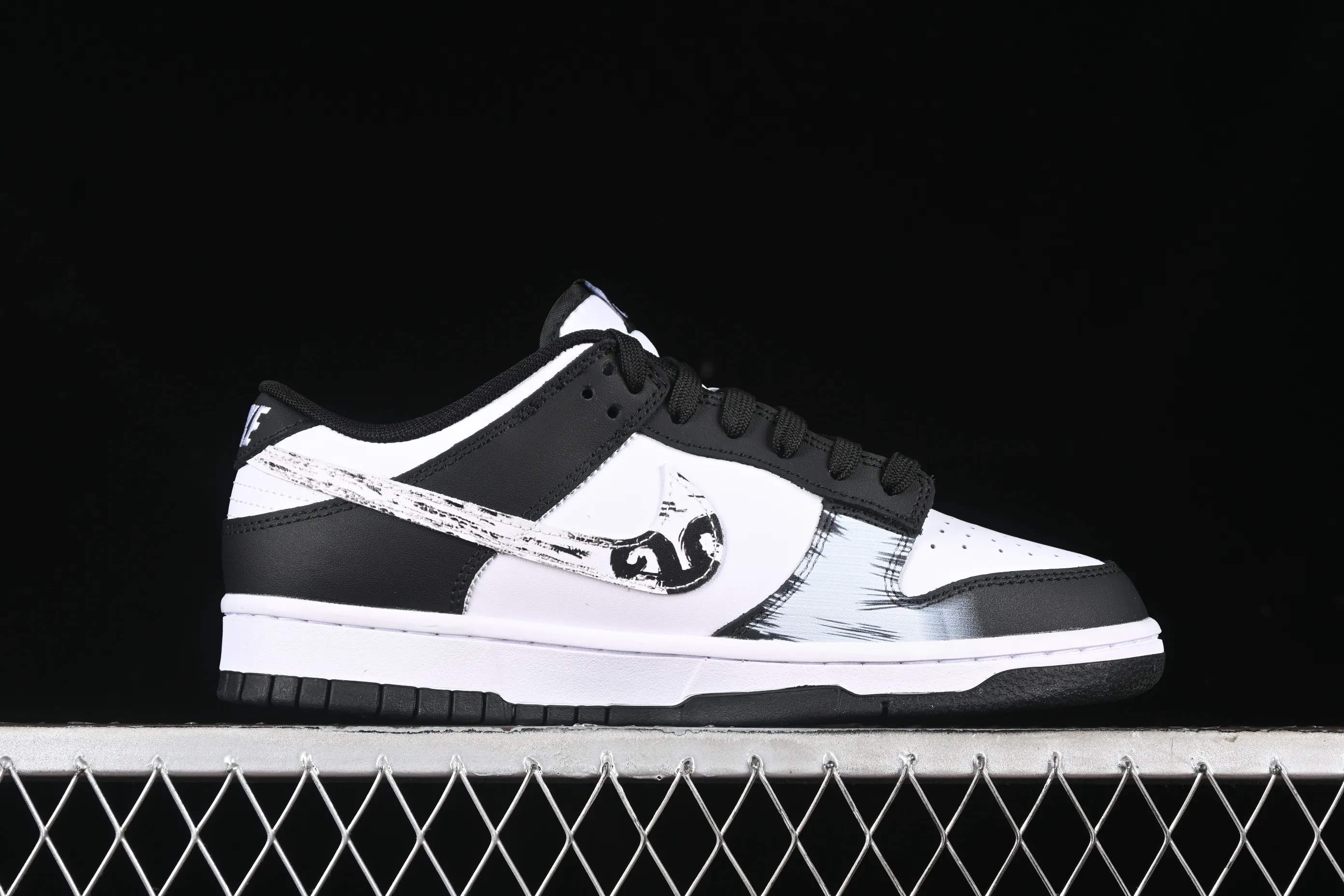 All categories Nk SB Dunk series Nk SB Dunk Low low-top sneakers Nk Dunk Low Black Myth Wukong theme custom SB low-top casual sneakers DD1391-114